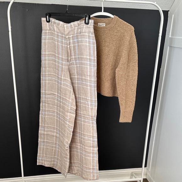 Universal Thread Tan Crew Neck Sweater - Picture 4 of 4